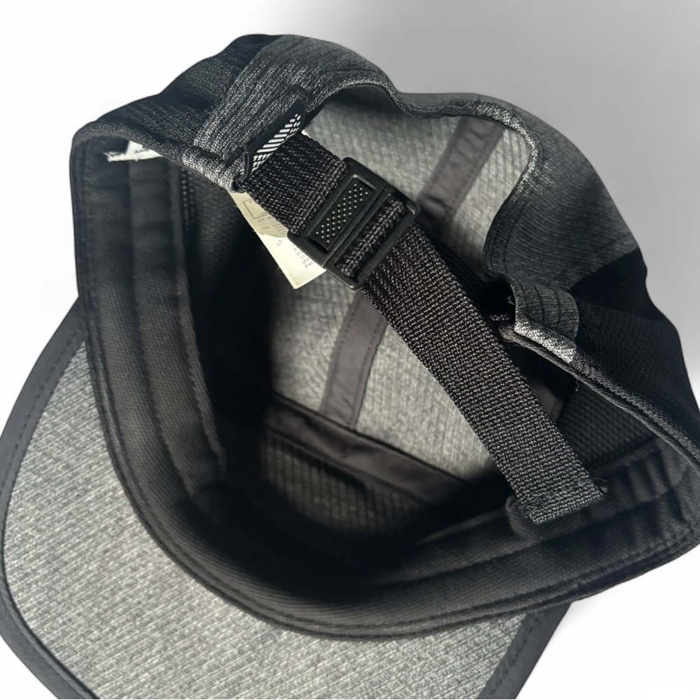 🎄Adidas Two-Tone Black and Gray Cap - Picture 5 of 5